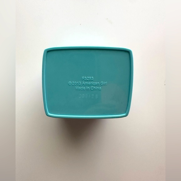 American Girl Just 4 U! Stackable Lunch Set - Retired - Picture 5 of 10